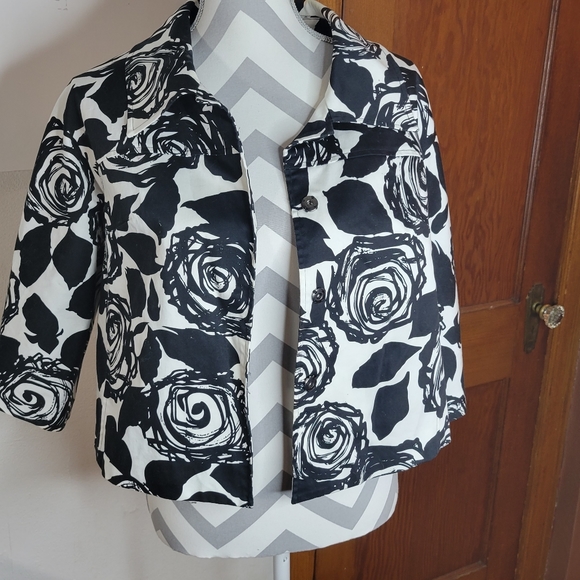Cute Black/White Floral-Patterned Katherine New York Cotton Crop Jacket Size Sm - Picture 1 of 8